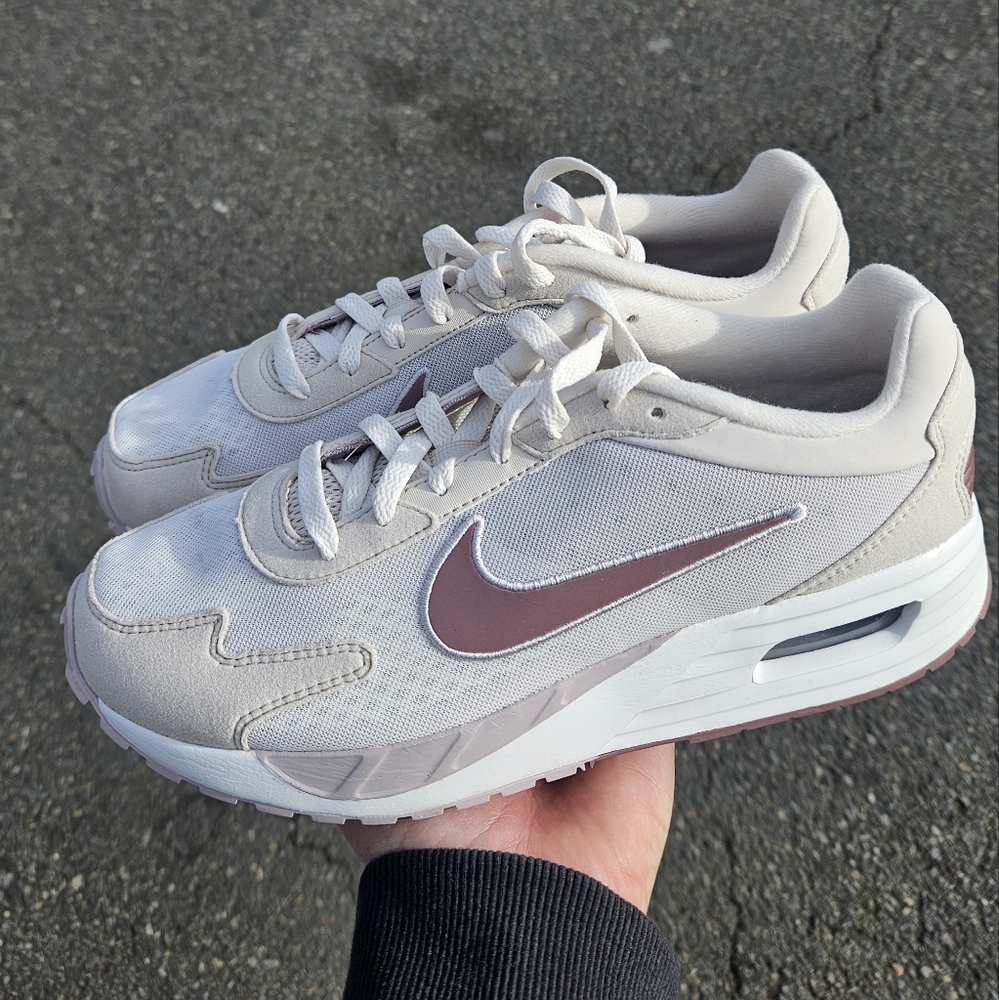 New women's Nike Air Max solo
